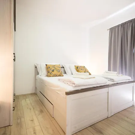 Mathilda'S Apartment Zadar Exterior photo