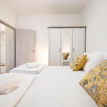 Mathilda'S Apartment Zadar Exterior photo
