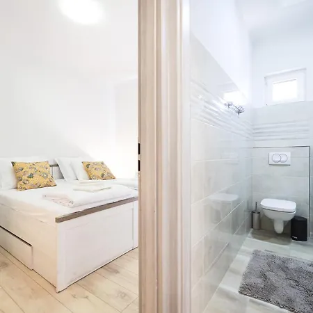 Mathilda'S Apartment Zadar Exterior photo