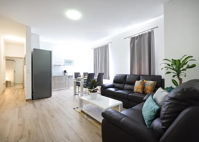 Mathilda\'S Apartment